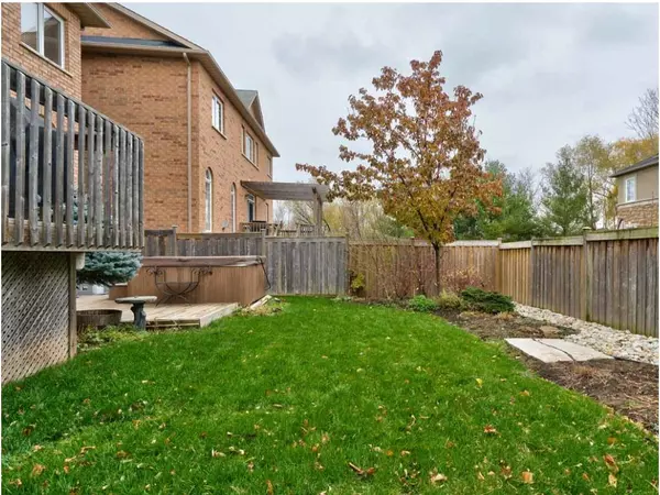 Oakville, ON L6L 6T4,170 Tawny CRES