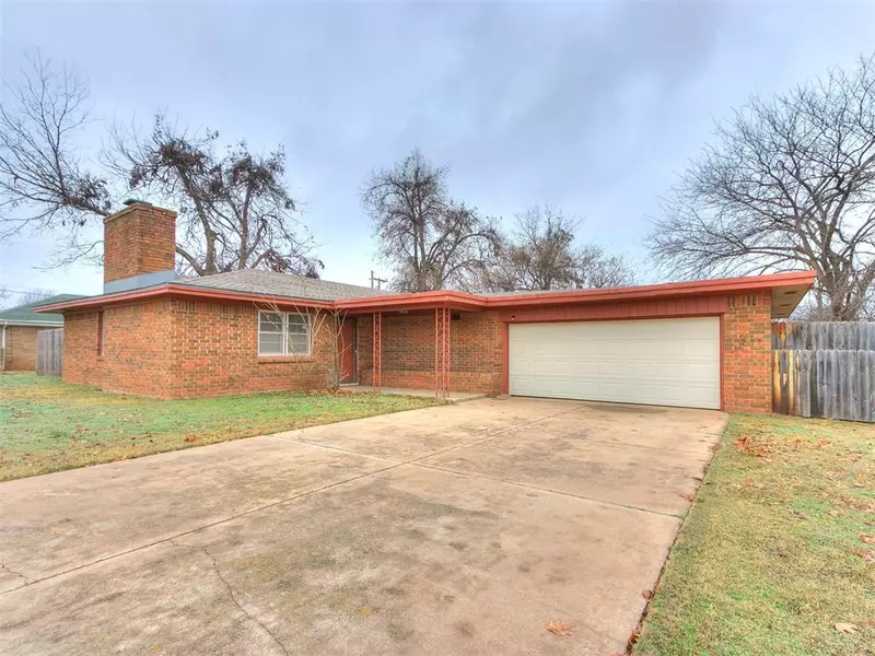 202 Sunny Lane, Chickasha, OK 73018