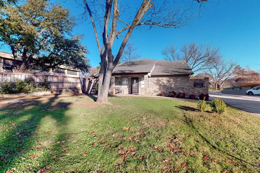 925 W Mitchell Street, Arlington, TX 76013