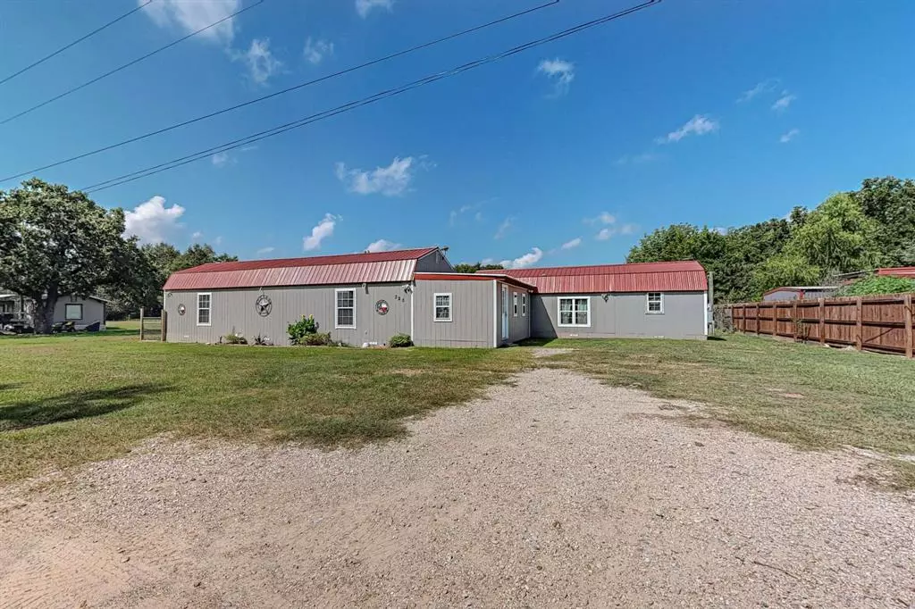 Streetman, TX 75859,325 Teakwood Avenue