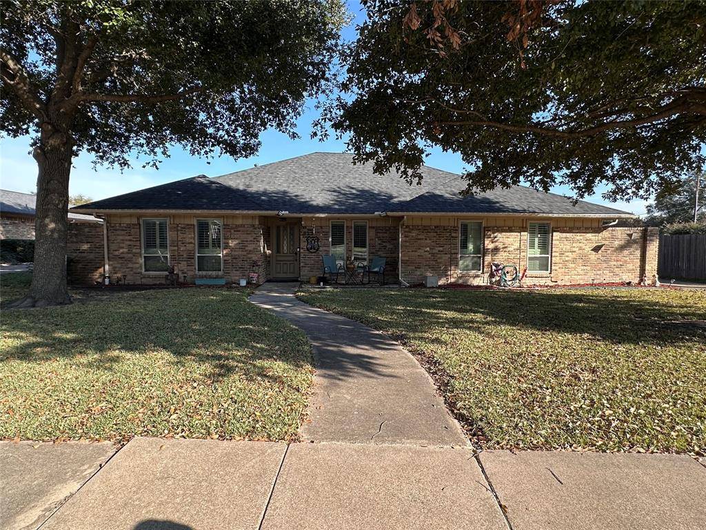 Mesquite, TX 75149,922 Lakeshore Drive