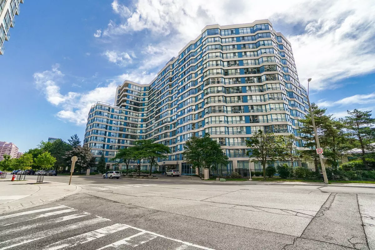 Mississauga, ON L5B 3Z4,250 Webb DR #414