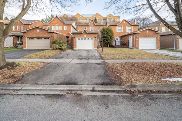 21 Mcbrien CT, Whitby, ON L1R 2C8