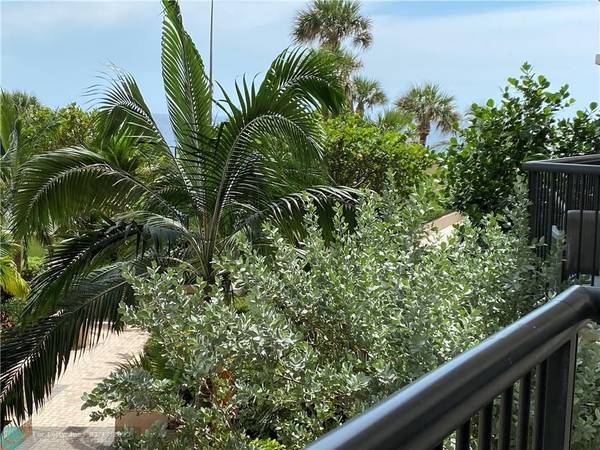 Lauderdale By The Sea, FL 33062,1800 S Ocean Blvd  #201