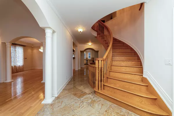 Mississauga, ON L5H 4M5,645 Cranleigh CT