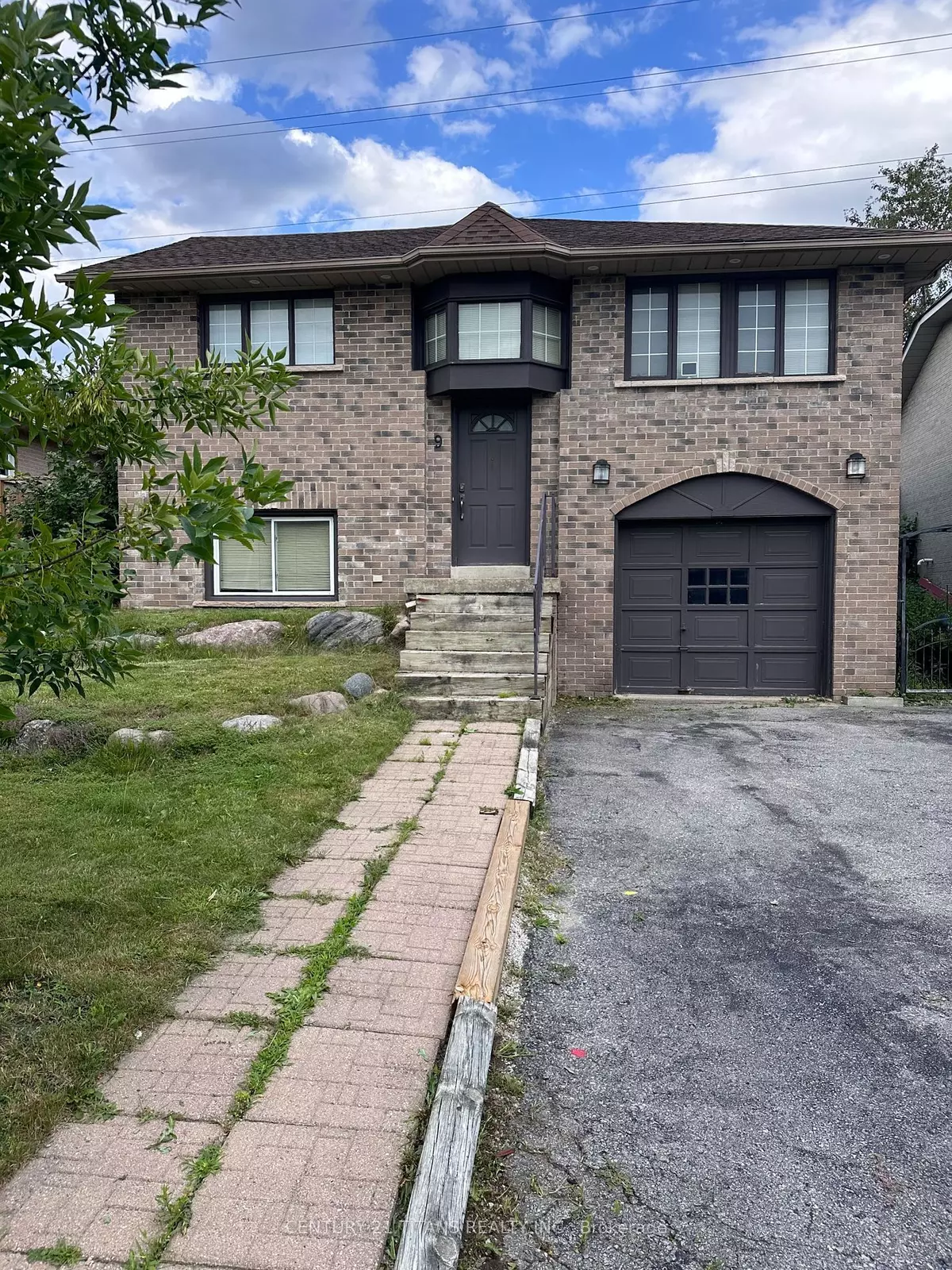 Whitby, ON L1N 9A6,9 Visser CT