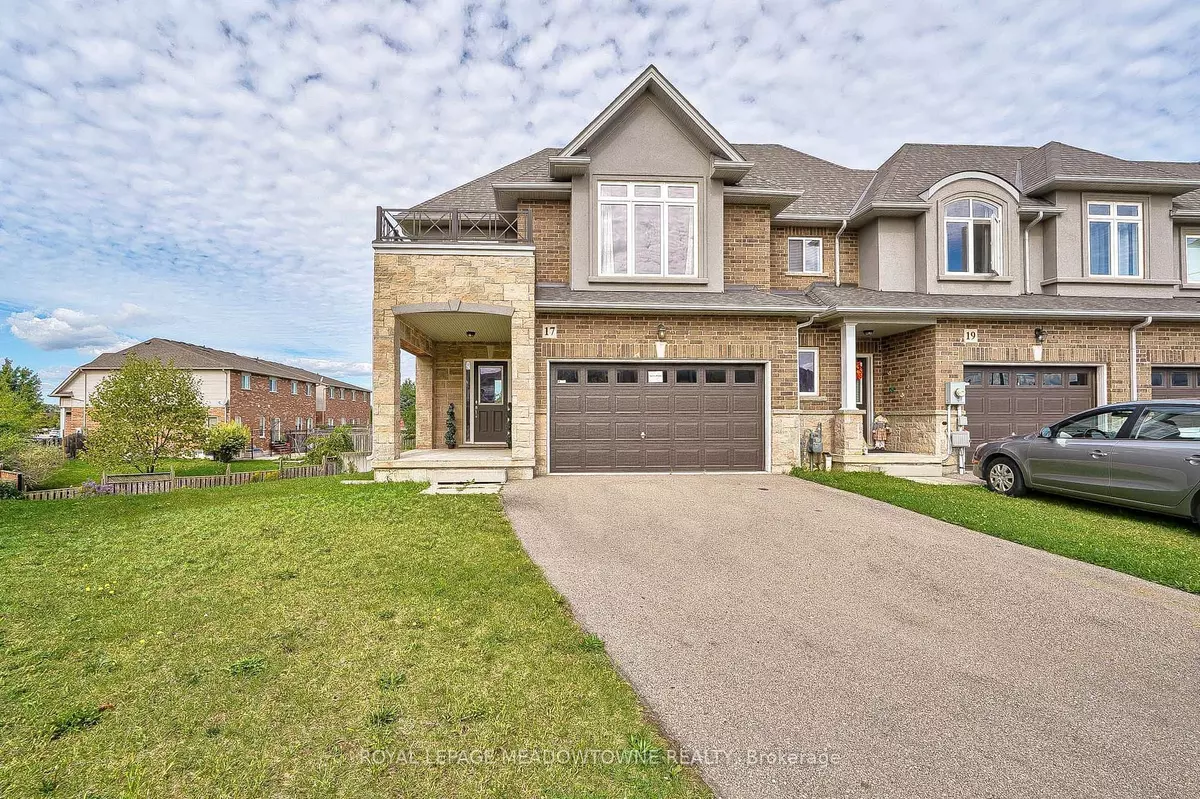 Hamilton, ON L8E 0J8,17 Pinot CRES