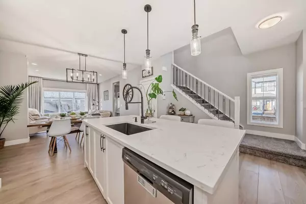 Calgary, AB T3M 2W4,9 Magnolia Rise SE