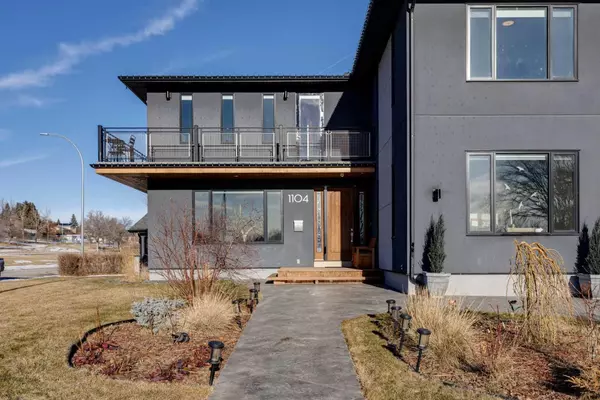 1104 Trafford DR NW, Calgary, AB T2K 2T8