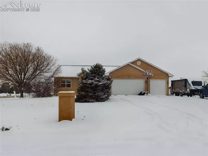 1137 S Montclair DR, Pueblo, CO 81007