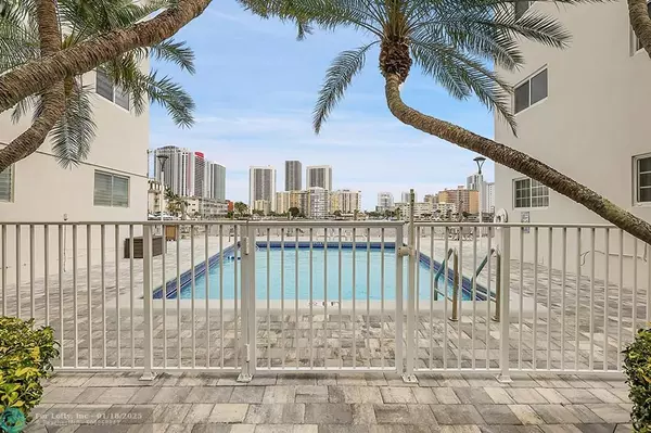 Hallandale Beach, FL 33009,462 Golden Isles Dr  #310