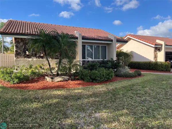 Plantation, FL 33324,8841 SW 8th St