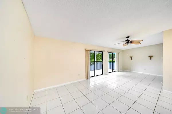 Fort Lauderdale, FL 33321,9933 N Belfort Cir  #201