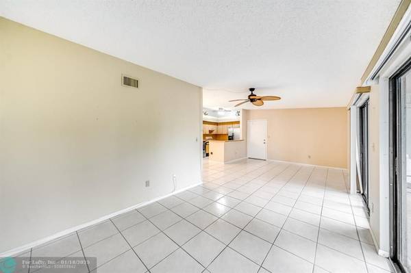 Fort Lauderdale, FL 33321,9933 N Belfort Cir  #201