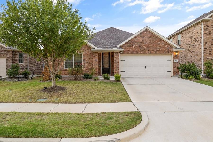 1924 Tomahawk Trail, Aubrey, TX 76227