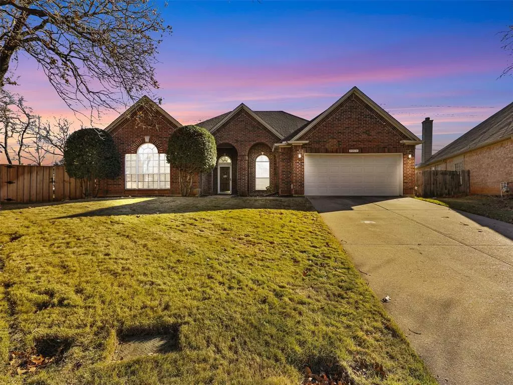 Grapevine, TX 76051,5317 Shadow Glen Drive