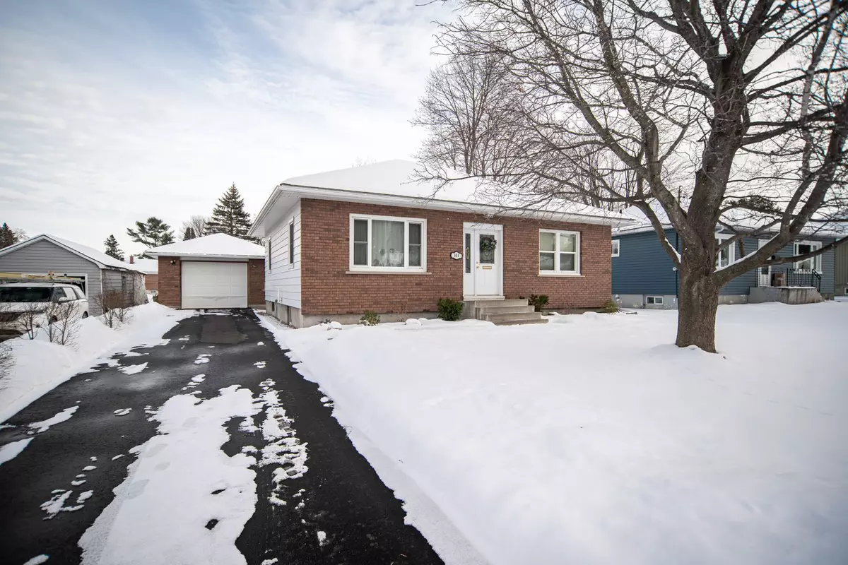 Renfrew, ON K8A 1Z4,341 Perreault ST W