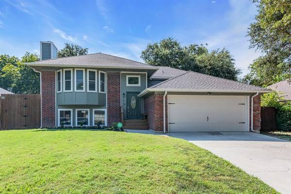 7424 Steward Lane,  North Richland Hills,  TX 76182