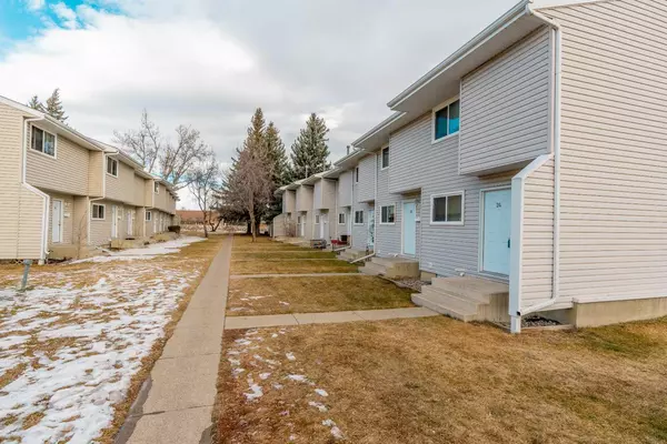 Lethbridge, AB T1K 4J7,55 Lemoyne CRES W #24