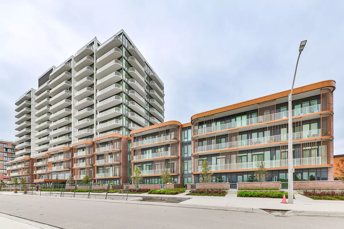 Mississauga, ON L5H 0A9,220 Missinnihe WAY S #114