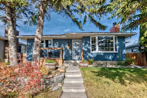 424 Pinetree RD NE, Calgary, AB T1Y1K6