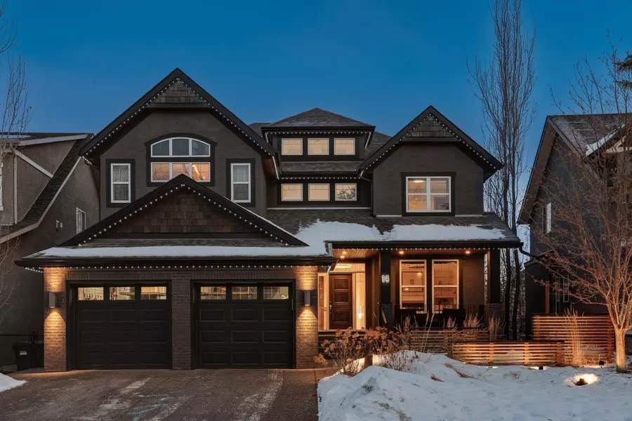 14 Discovery Ridge MNR SW, Calgary, AB T3H 5L9