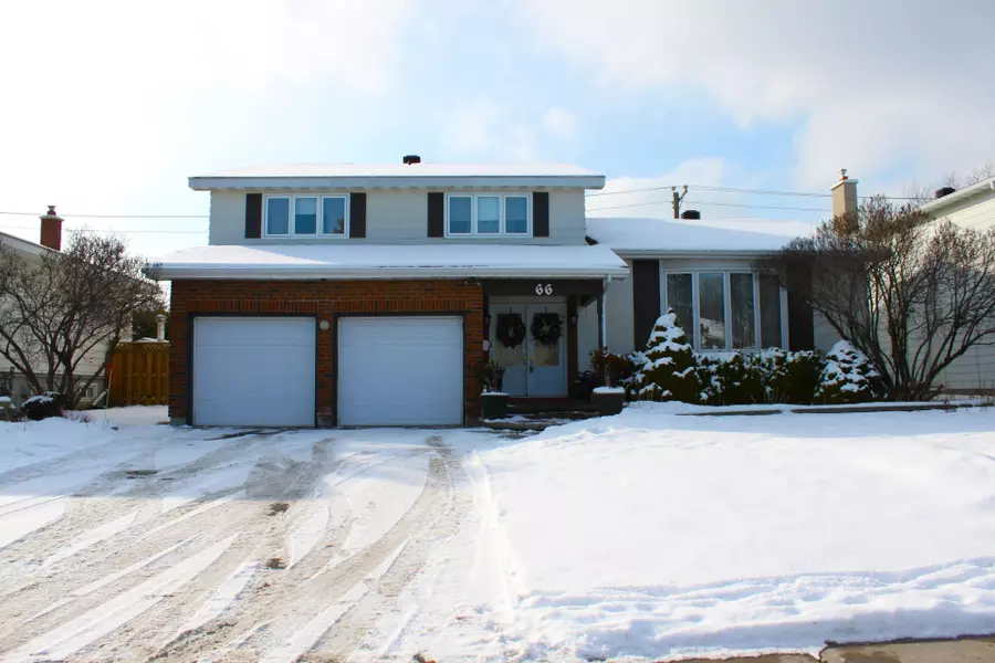 66 Bearbrook RD, Blackburn Hamlet, ON K1B 3E2