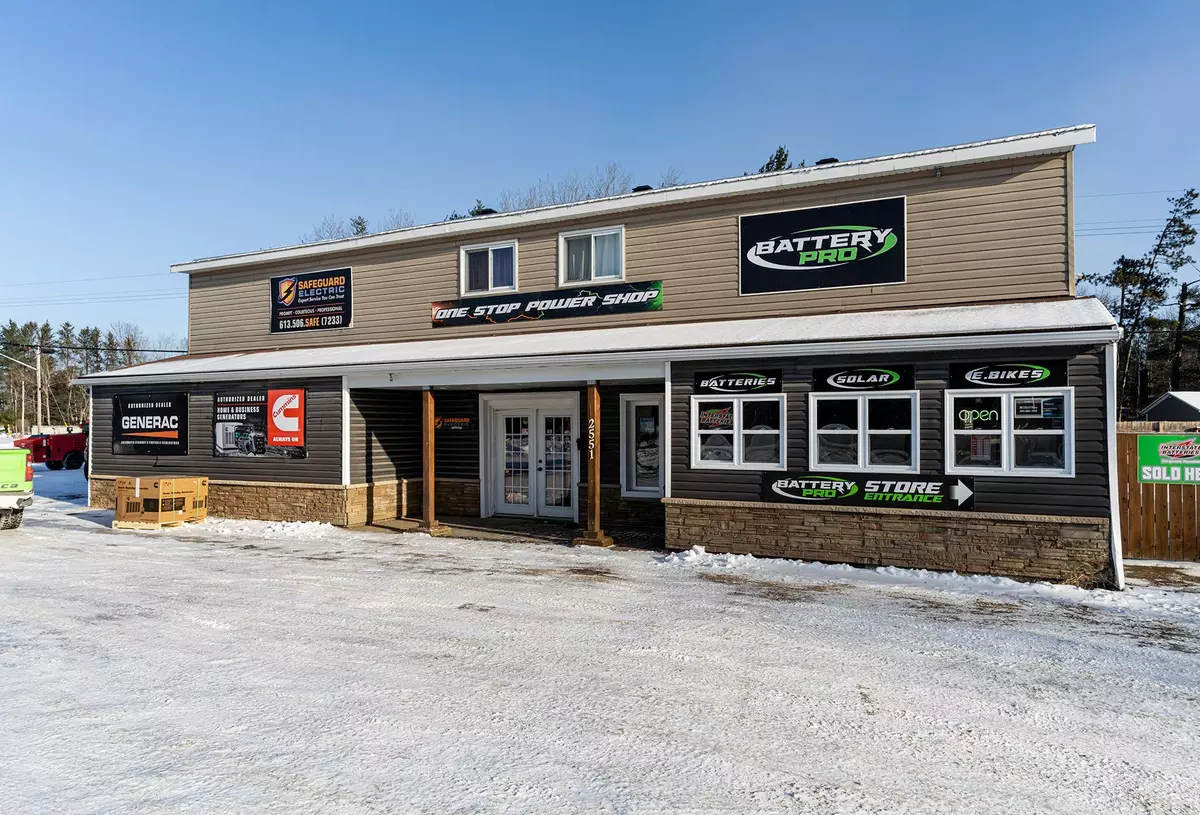 Renfrew, ON K8H 1Y6,2551 Petawawa BLVD