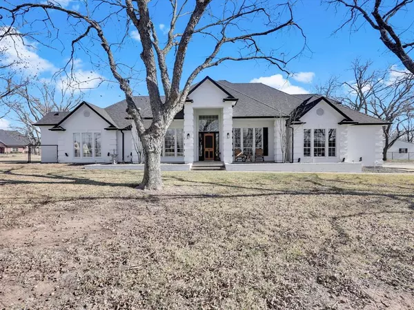 Granbury, TX 76049,5501 Equestrian Drive