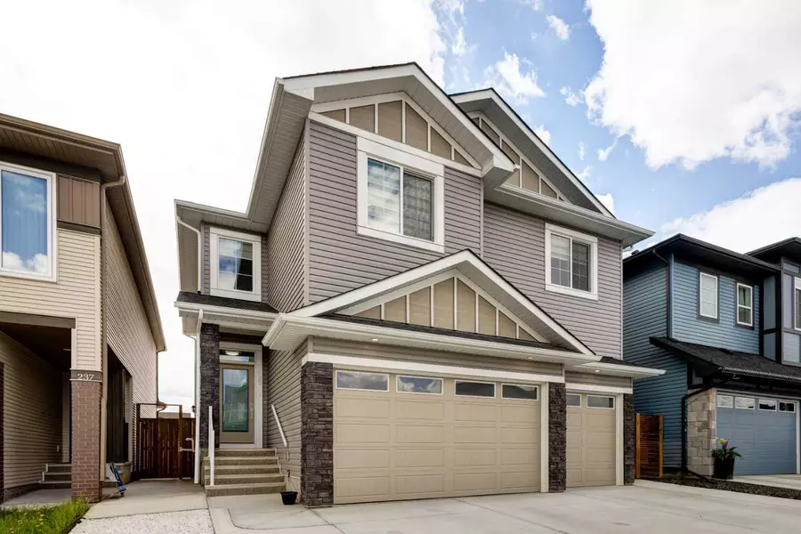 229 Walgrove TER Southeast, Calgary, AB T2X 4E7