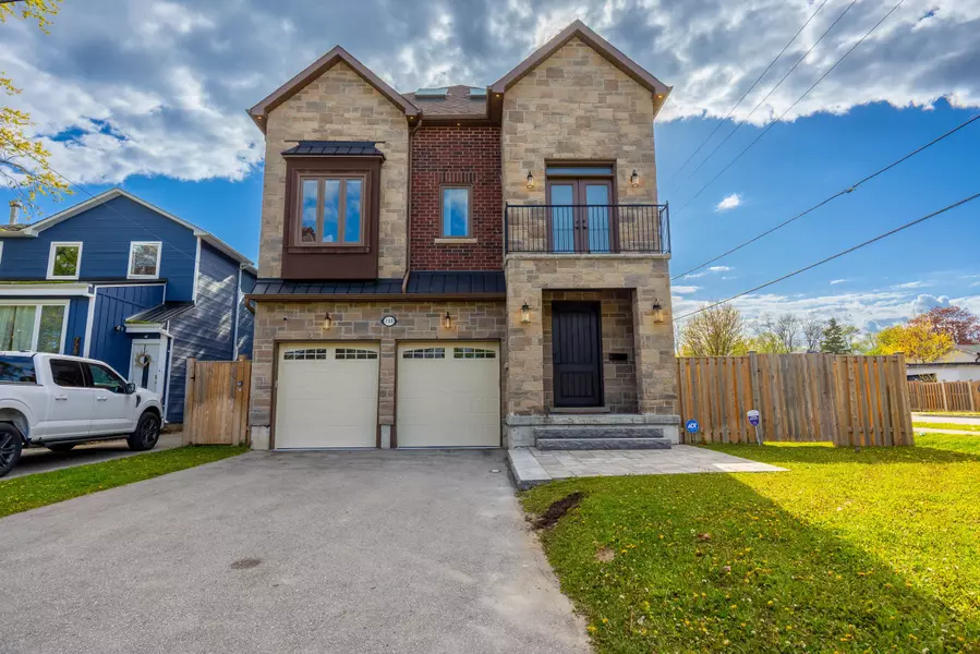 732 Hillview CRES, Pickering, ON L1W 2R8