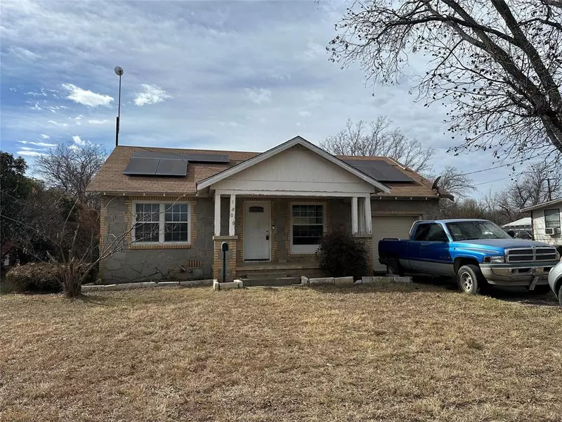 1809 9th Street, Brownwood, TX 76801