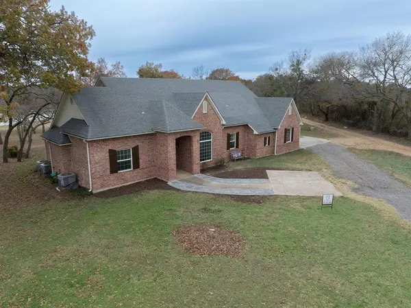 370 Pecan Crossing Court, Gunter, TX 75058