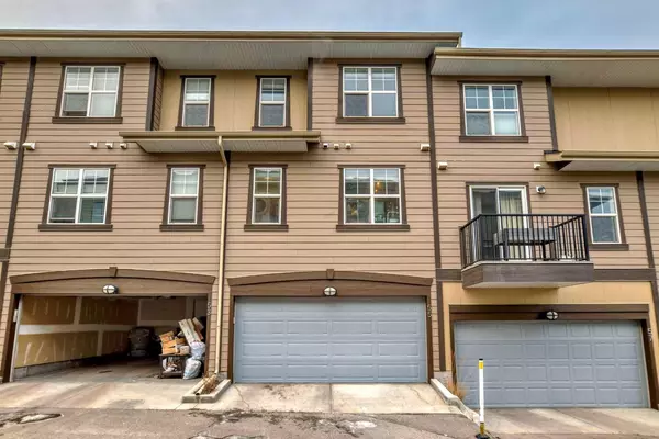 Calgary, AB T3P 0S1,55 Evanscrest CT Northwest