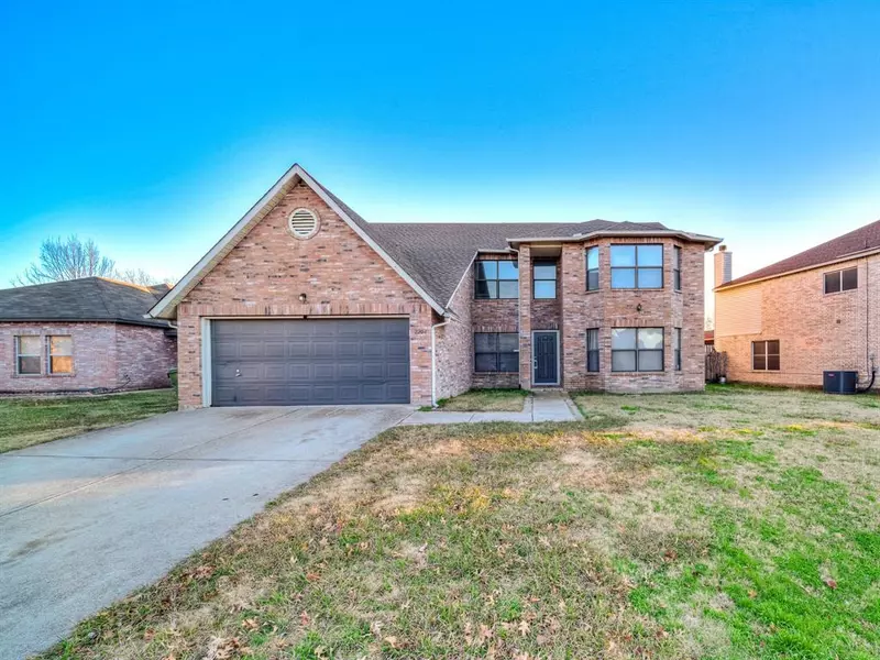 2204 Delaford Drive, Arlington, TX 76002