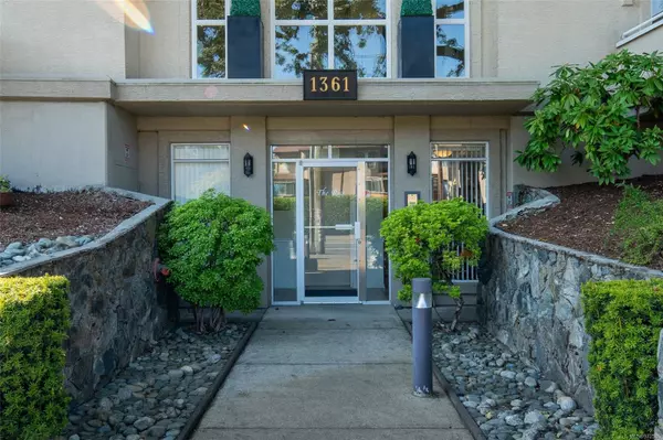 Victoria, BC V8T 2B3,1361 Hillside Ave #301