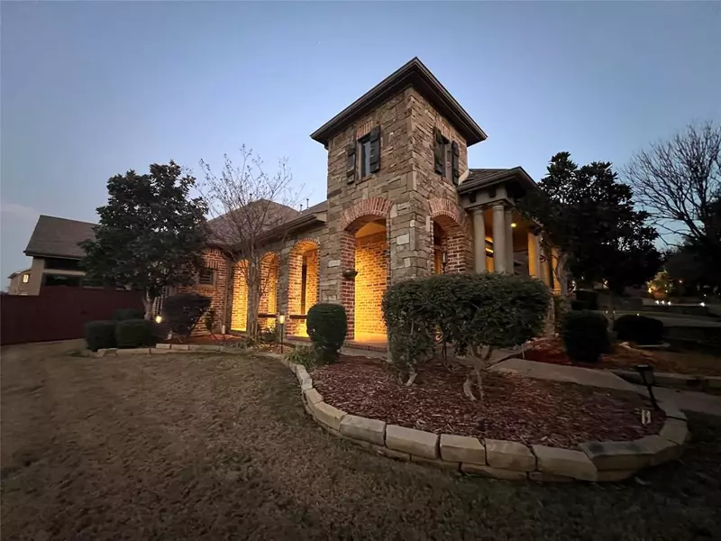 1025 Lady Lore Lane, Lewisville, TX 75056