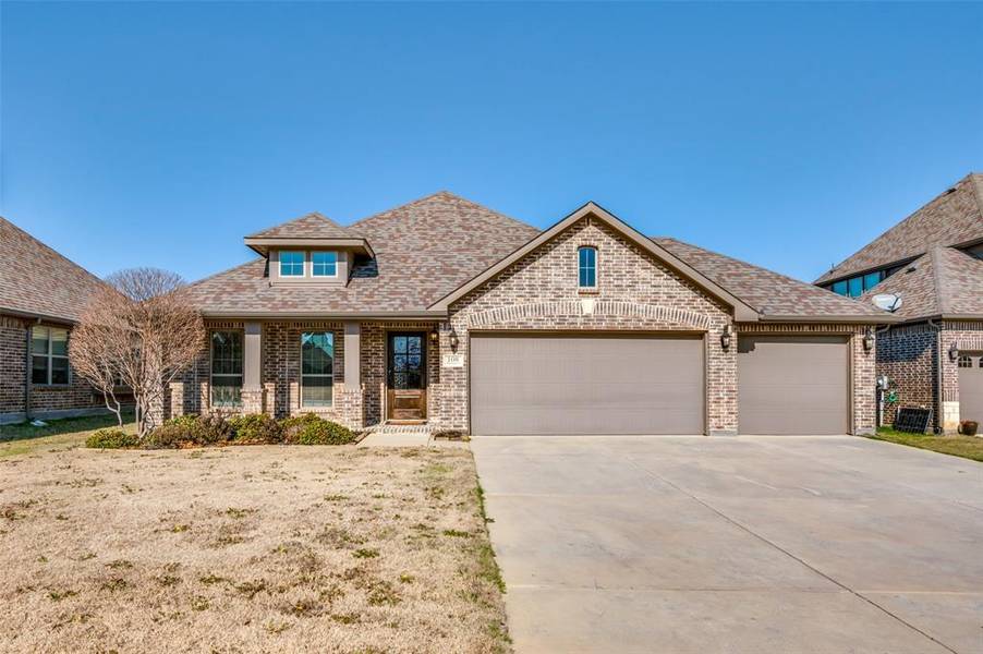 108 Thompson Drive, Van Alstyne, TX 75495