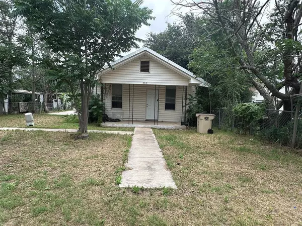 203 S 2nd Street,  Bangs,  TX 76823