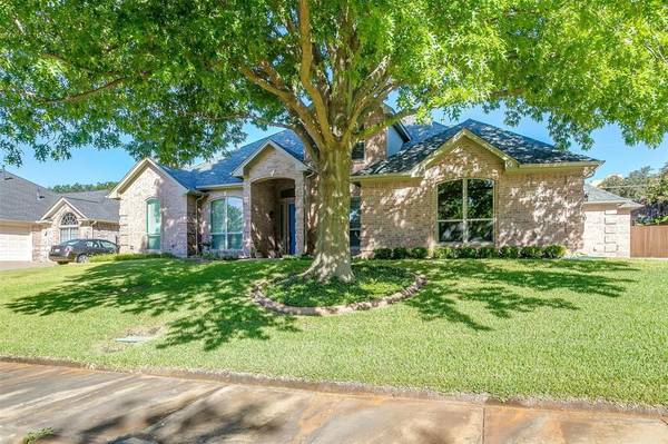 412 Shenandoah Drive, Burleson, TX 76028