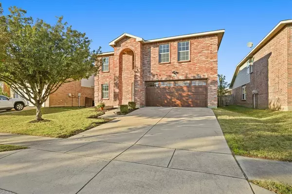 1805 Kittredge Way, Fort Worth, TX 76247