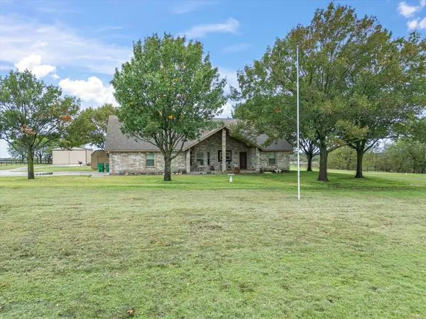 8483 Jackson Road, Krum, TX 76249