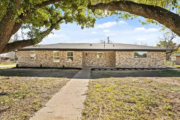 310 E 6TH Street, Kaufman, TX 75142