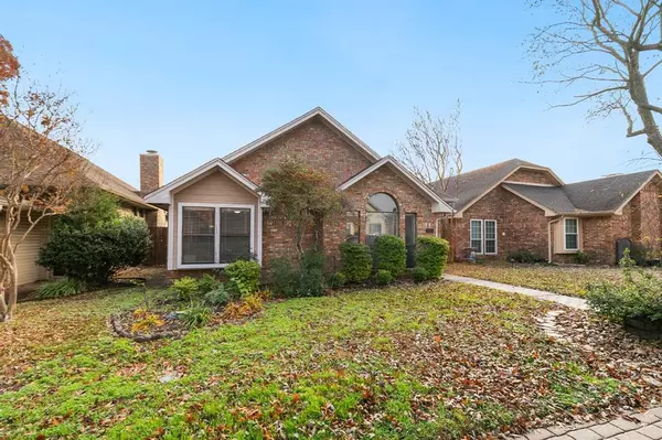 742 Monique, Cedar Hill, TX 75104