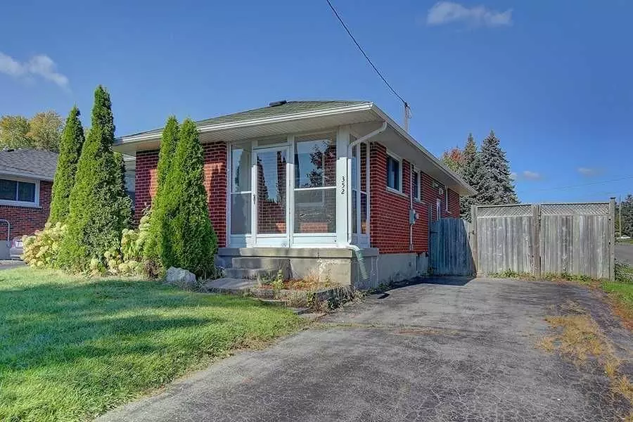 Oshawa, ON L1J 3E4,352 Garden CT