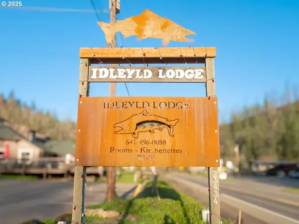 Idleyld Park, OR 97447,23834 N UMPQUA HWY