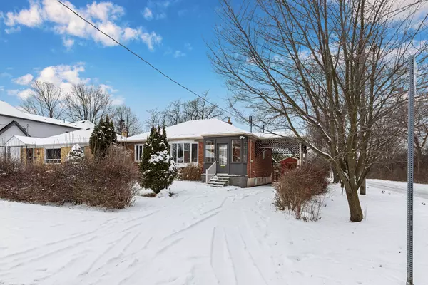 52 Altamont RD, Toronto C07, ON M2M 1S7