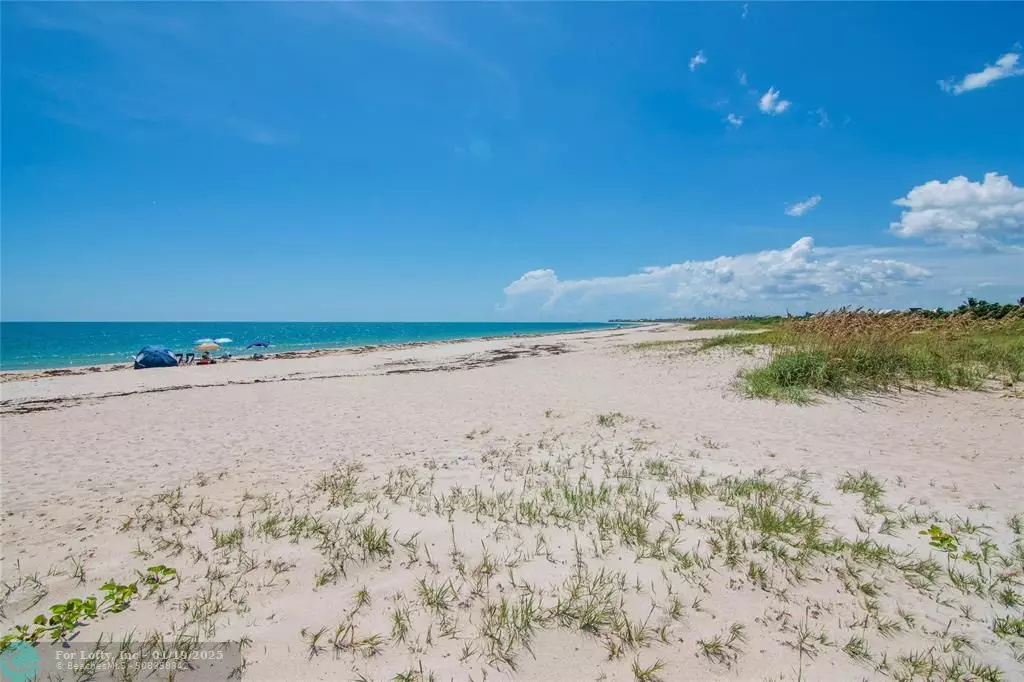 Vero Beach, FL 32963,900 Jasmine Lane  #203