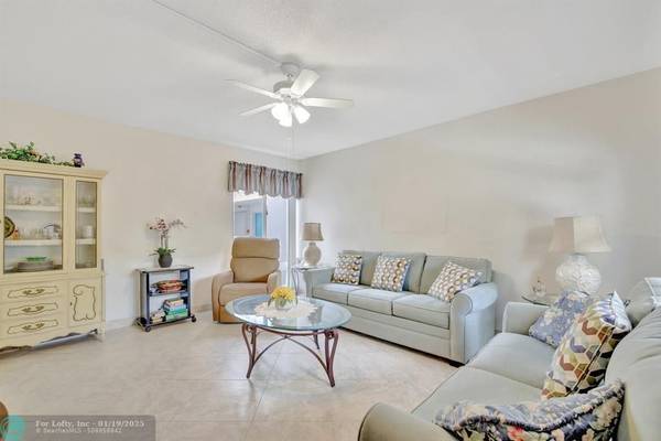 Lauderdale By The Sea, FL 33308,224 Hibiscus Ave  #256