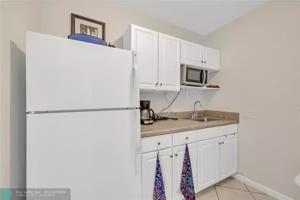 Fort Lauderdale, FL 33308,4520 El Mar Dr  #1